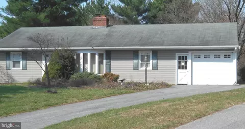 822 Wisteria Dr, Westminster, MD 21157