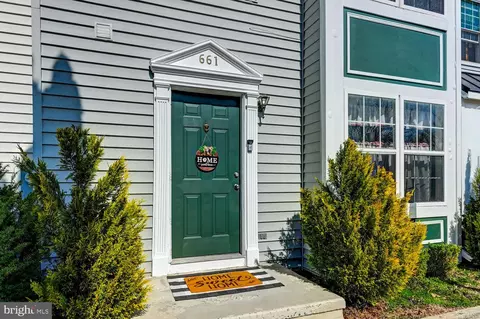 661 Boxwood Dr, Hampstead, MD 21074