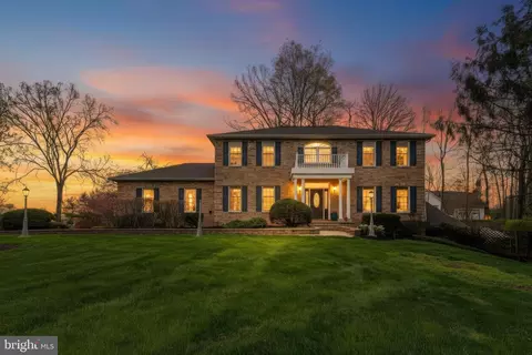 2185 Peggys Dr, Eldersburg, MD 21784