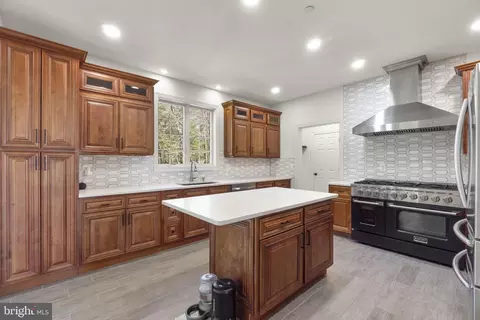 Kitchen - 1131 Arnold Rd, Westminster, MD 21157 photo 2 of 4