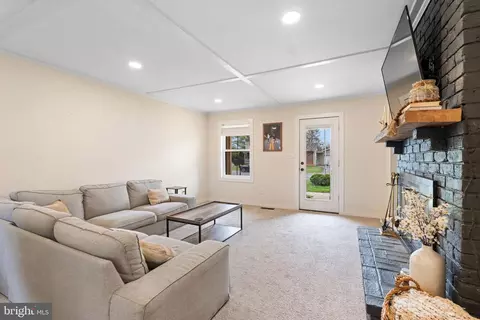 573 Marshall Dr, Westminster, MD 21157 photo 14