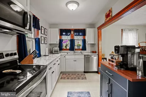 Kitchen - 519 Willow Ave, Westminster, MD 21157 photo 2 of 2