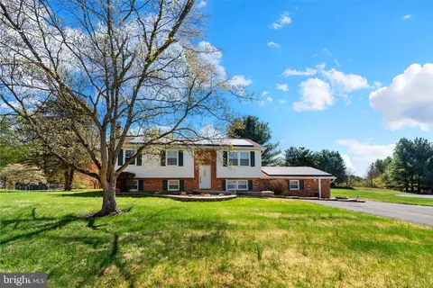 2233 Ridgemont Dr, Finksburg, MD 21048