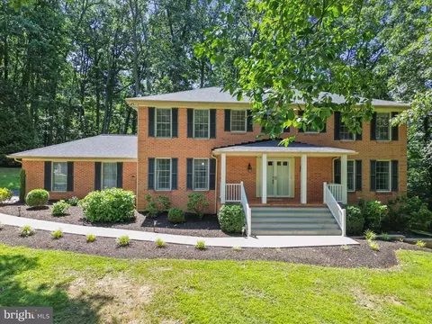 4036 Roop Rd, New Windsor, MD 21776