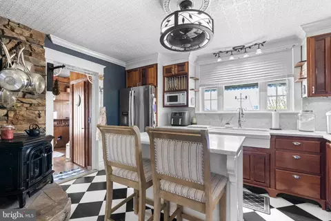 Kitchen - 1916 Hanover Pike, Hampstead, MD 21074 photo 2 of 4