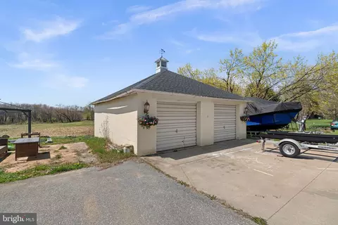 Exterior - 1916 Hanover Pike, Hampstead, MD 21074 photo 9 of 10