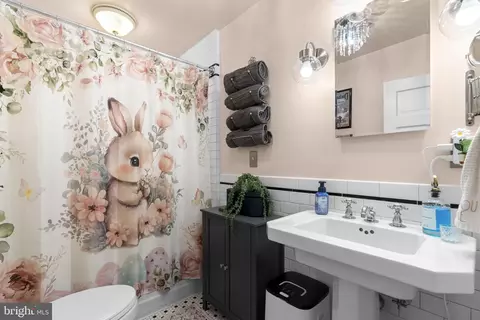 Bath - 1916 Hanover Pike, Hampstead, MD 21074 photo 2 of 2