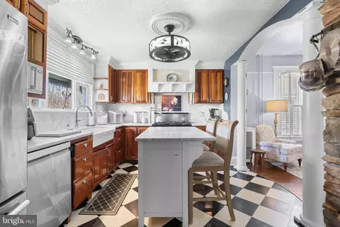 Kitchen - 1916 Hanover Pike, Hampstead, MD 21074 photo 3 of 4