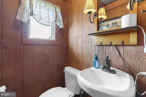 Bath - 1916 Hanover Pike, Hampstead, MD 21074 photo 1 of 2