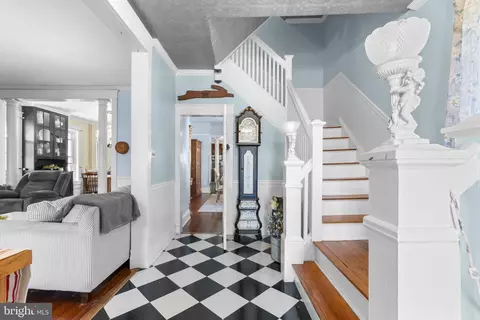 Entry Way - 1916 Hanover Pike, Hampstead, MD 21074 photo 1 of 5