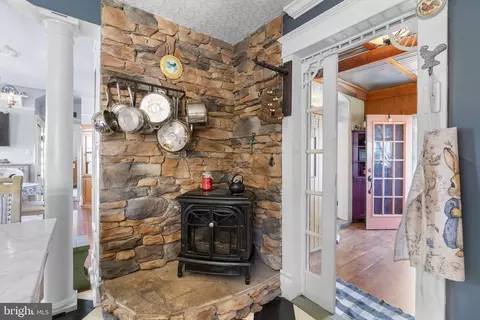 Entry Way - 1916 Hanover Pike, Hampstead, MD 21074 photo 2 of 5