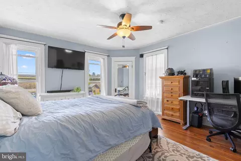 Bedroom - 1916 Hanover Pike, Hampstead, MD 21074 photo 7 of 9