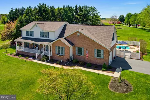 495 Hattie Dr, Hampstead, MD 21074