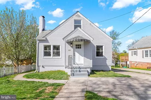 203 Montgomery Ave, Mount Airy, MD 21771