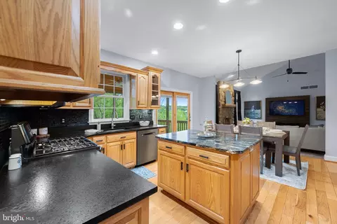 Kitchen - 890 Sumner Ct, Westminster, MD 21158 photo 2 of 3