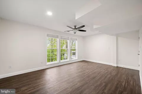 Living - 890 Sumner Ct, Westminster, MD 21158 photo 3 of 3
