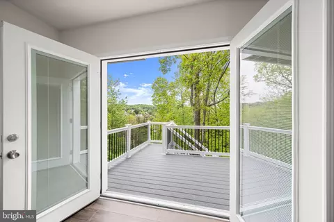Exterior - 890 Sumner Ct, Westminster, MD 21158 photo 6 of 21