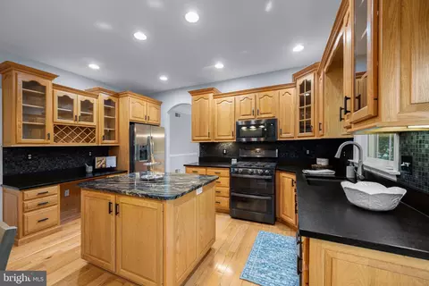 Kitchen - 890 Sumner Ct, Westminster, MD 21158 photo 3 of 3