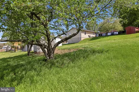 Exterior - 302 E Thomas St, Union Bridge, MD 21791 photo 2 of 5