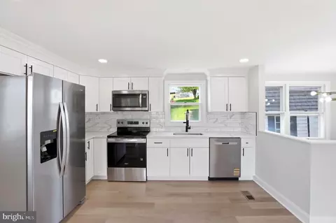 Kitchen - 302 E Thomas St, Union Bridge, MD 21791 photo 2 of 2