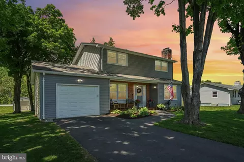 1210 Random Ridge Rd, Westminster, MD 21157