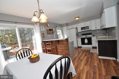 693 Windsor Dr, Westminster, MD 21158 photo 5