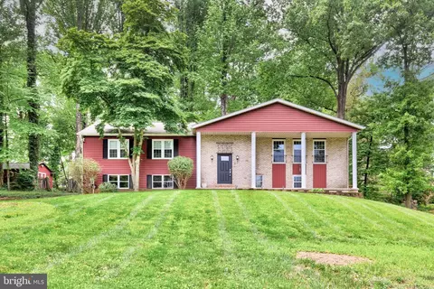 2711 Overview Rd, Hampstead, MD 21074