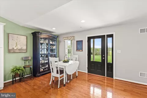 Entry Way - 3171 Eckard Rd, Westminster, MD 21157 photo 2 of 3