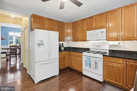 Kitchen - 1804 Harrowsmith Ct, Hampstead, MD 21074 photo 1 of 4