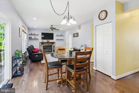 Dining - 1804 Harrowsmith Ct, Hampstead, MD 21074 photo 4 of 4