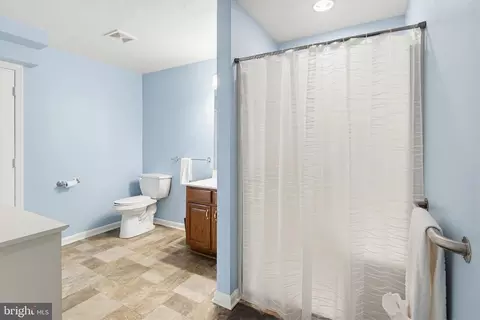 Bath - 1804 Harrowsmith Ct, Hampstead, MD 21074 photo 6 of 6