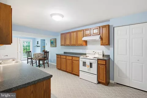 Kitchen - 1804 Harrowsmith Ct, Hampstead, MD 21074 photo 4 of 4
