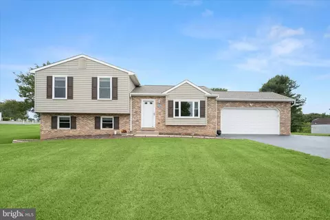 2661 Dotsons Ridge Rd, Mount Airy, MD 21771