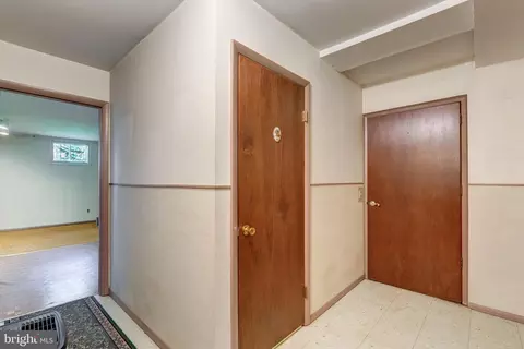 Entry Way - 4300 Maple Grove Rd, Hampstead, MD 21074 photo 5 of 6