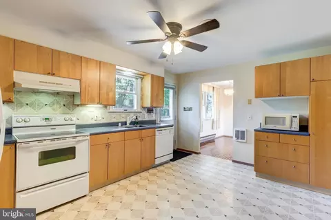 Kitchen - 4300 Maple Grove Rd, Hampstead, MD 21074 photo 2 of 2