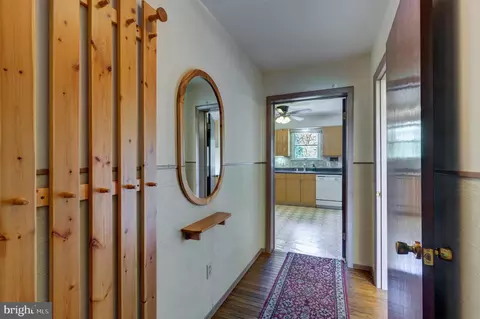Entry Way - 4300 Maple Grove Rd, Hampstead, MD 21074 photo 1 of 6