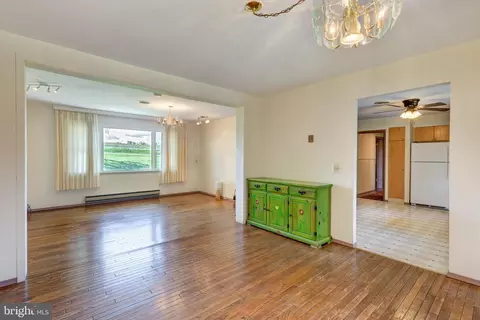 Living - 4300 Maple Grove Rd, Hampstead, MD 21074 photo 4 of 4