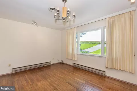 Living - 4300 Maple Grove Rd, Hampstead, MD 21074 photo 1 of 4