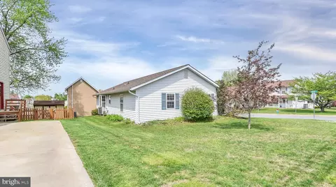 Exterior - 1402 Burnside Dr, Hampstead, MD 21074 photo 3 of 5