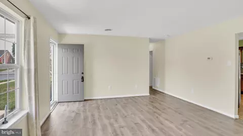 Living - 1402 Burnside Dr, Hampstead, MD 21074 photo 3 of 5