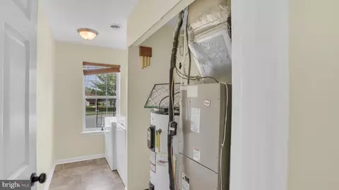 Entry Way - 1402 Burnside Dr, Hampstead, MD 21074 photo 6 of 7