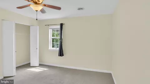 Bedroom - 1402 Burnside Dr, Hampstead, MD 21074 photo 2 of 4