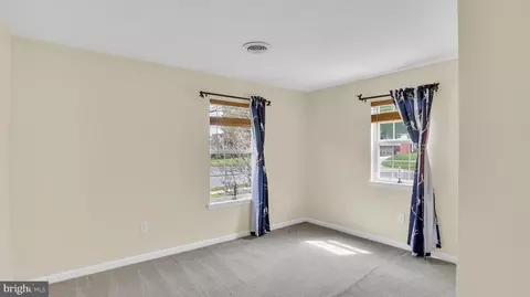 Bedroom - 1402 Burnside Dr, Hampstead, MD 21074 photo 1 of 4