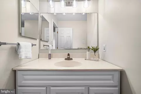 Bath - 4023 Sickle Dr, Hampstead, MD 21074 photo 5 of 6