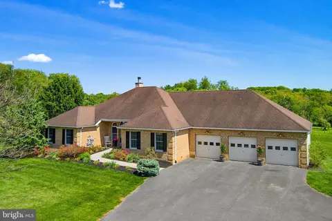 6111 Emerald Ln, Eldersburg, MD 21784