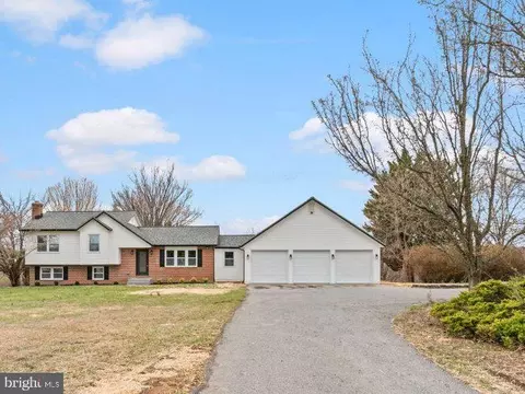 3174 Cardinal Dr, Westminster, MD 21157