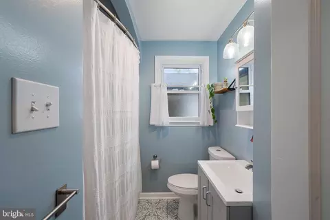 Bath - 705 Longview Ave, Westminster, MD 21157 photo 1 of 1