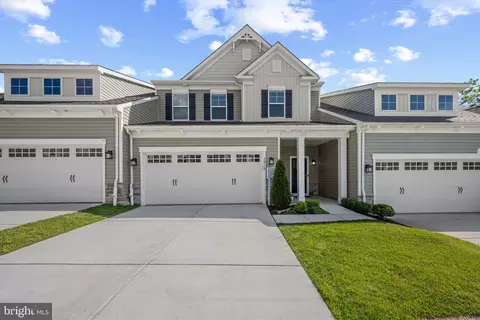 2812 Town View Cir, New Windsor, MD 21776