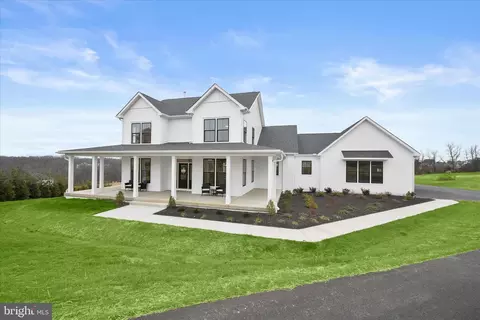 2527 Fourleaf Dr # A, Finksburg, MD 21048