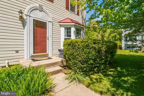 486 Lakes Ct, Westminster, MD 21158